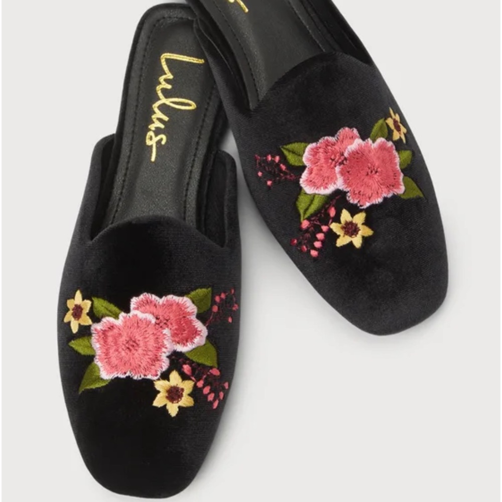 Lulus Black Velvet Embroidered floral, slip ons,loafers, slides, size 7 - Picture 6 of 7